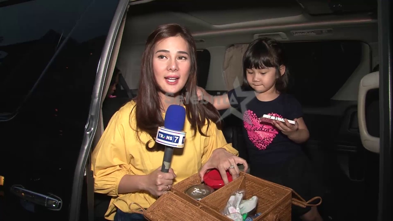 Ini Kebiasaan Astrid Tiar & Anak Saat Di London | Selebrita Siang