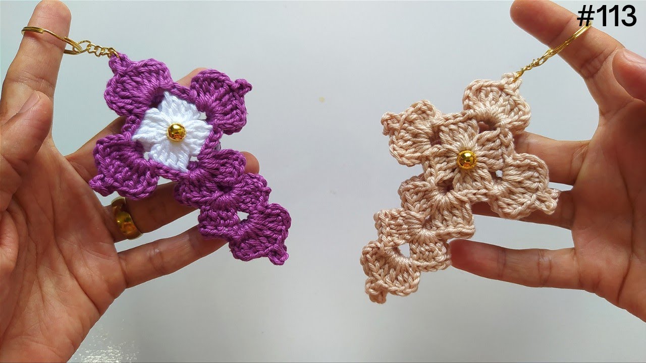 Chaveiro de croche crucifixo perolado - uma lembrancinha inesquecível !