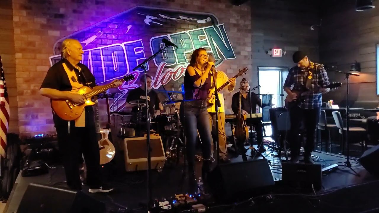Flashjam; Somebody To Love; Jefferson Airplane; Performed By; The Red Pill