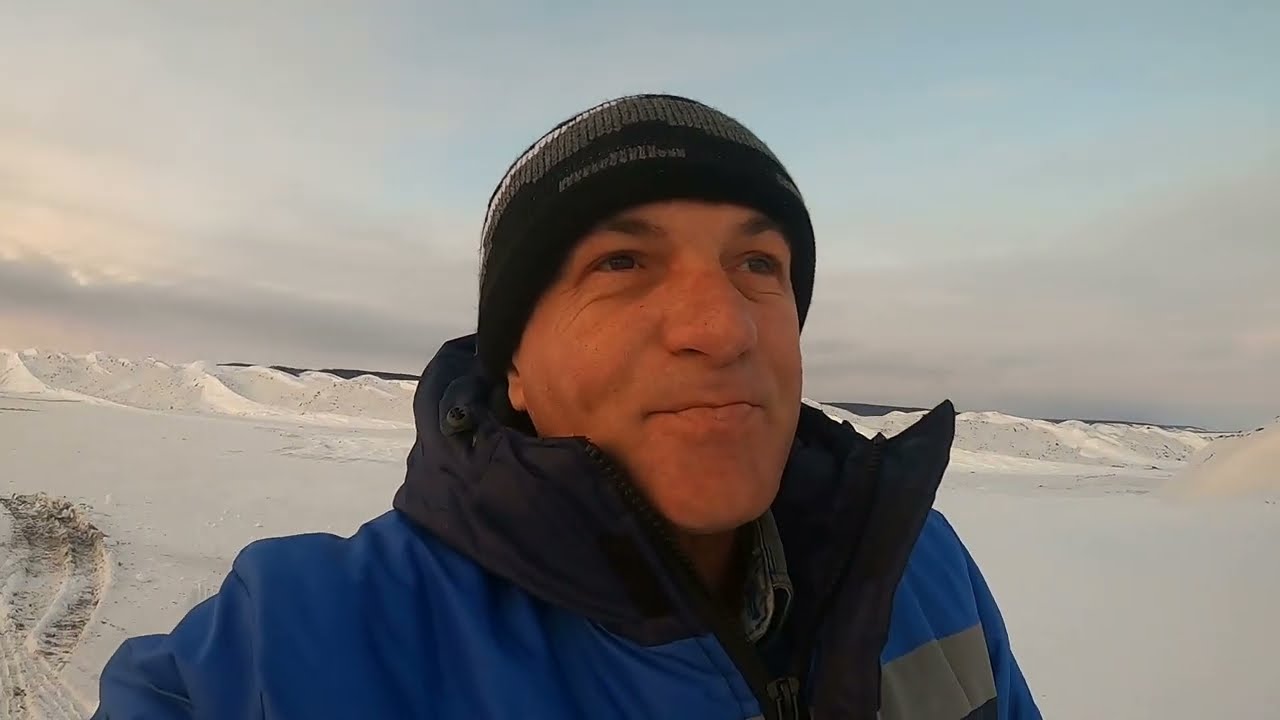 Новая работа.Работа на экскаваторе.Зачистка амбара. Погрузка машин.