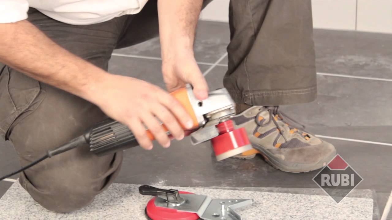 Comment faire un trou dans un carrelage ?