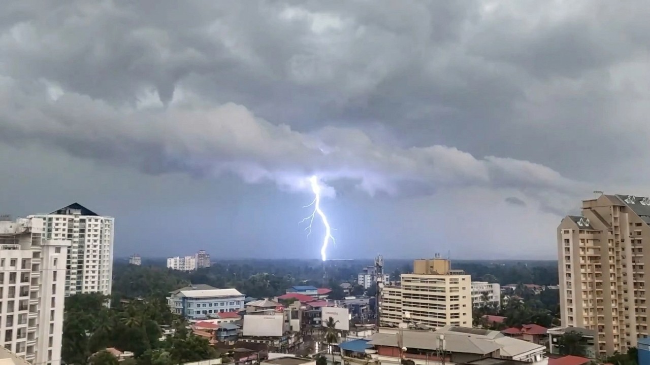 ⛈️ Nature's Power! Stunning Monsoon Clouds Over Kochi, Kerala 🌧️