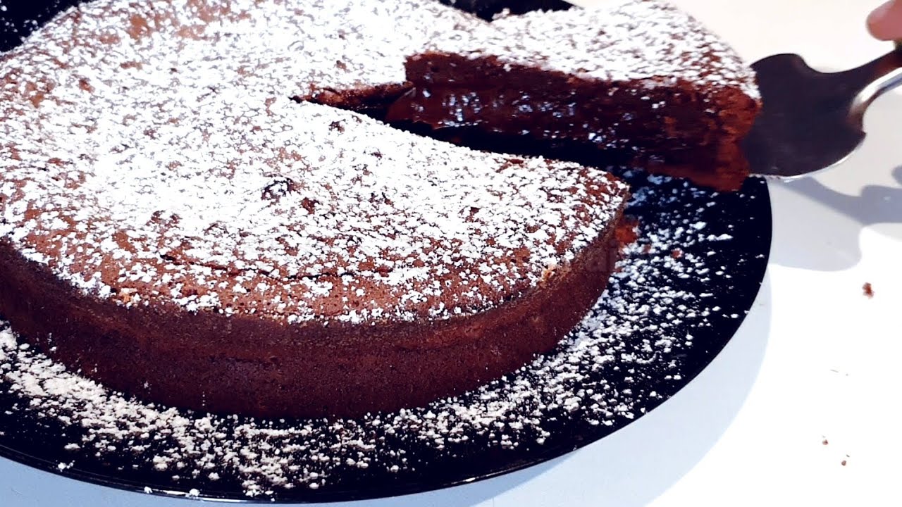 Gâteau au chocolat avec un coeur fondant une tuerie !!!!😍😋