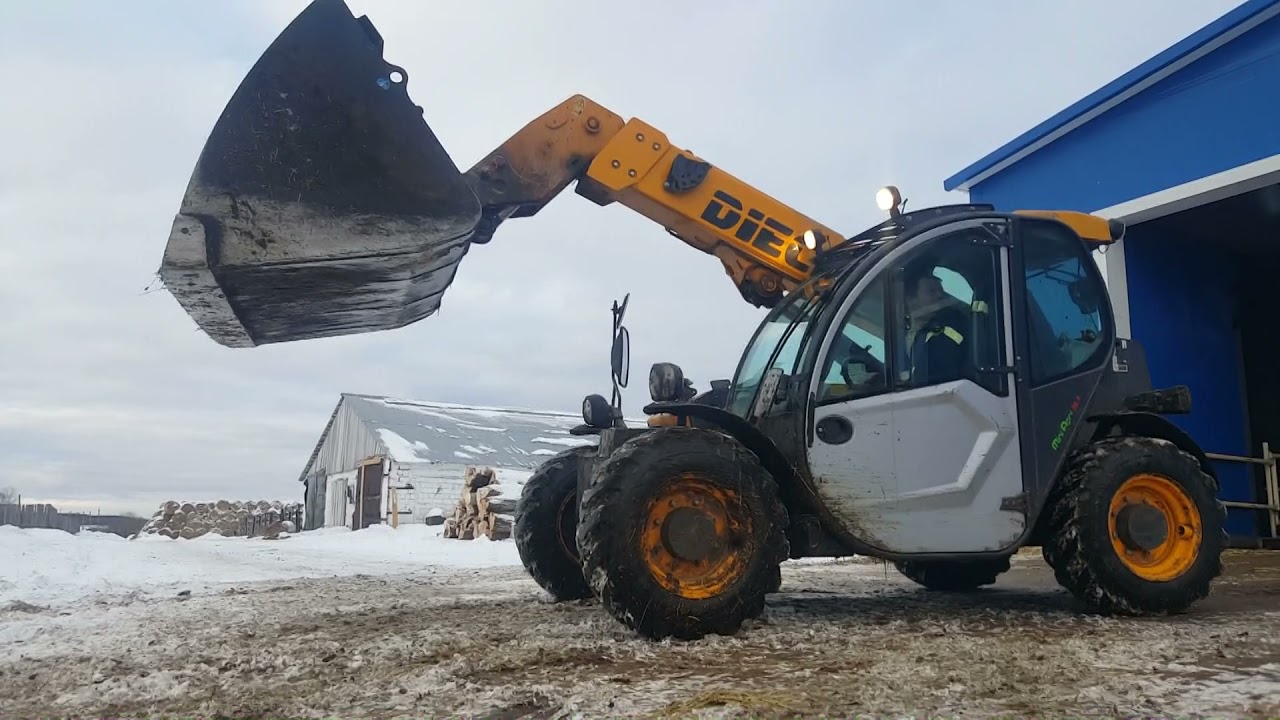 DIECI Mini Agri 25.6 in action. Farm maintenance.