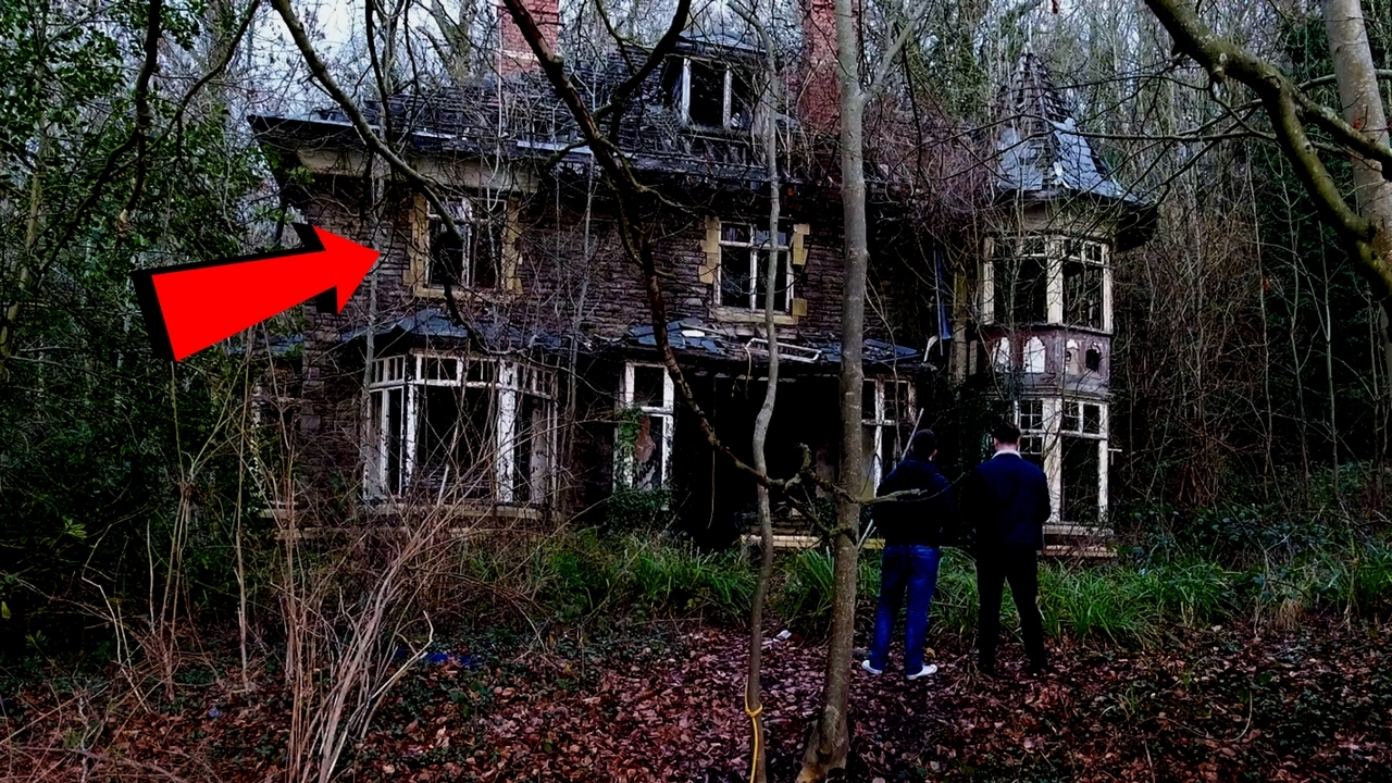 Exploring An Abandoned Mansion In Wales