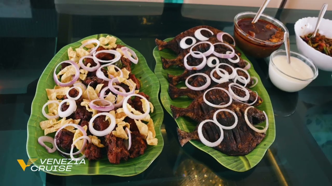 Most luxurious houseboat in Alleppey | Alleppey Houseboat with Jacuzzi | Luxury houseboat Alleppey