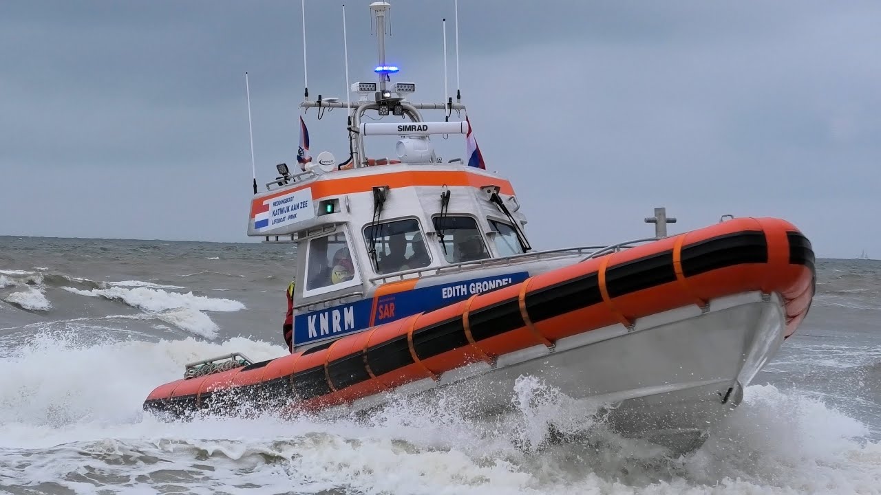 Bootwagen breekt met reddingsboot Edith Grondel erin | KNRM Katwijk Aan Zee Caterpillar Challenger