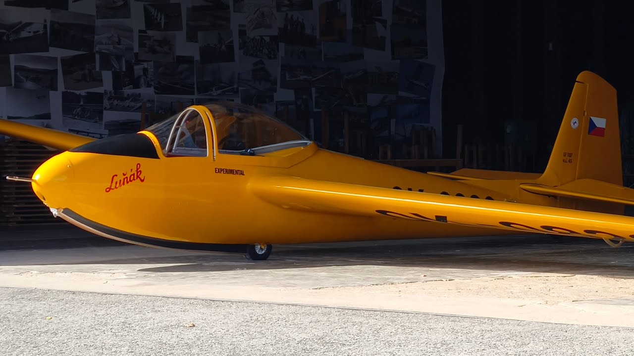 Oldtimer víkend 2025 s 4 akrobatickými kluzáky LF-107 Luňák ...