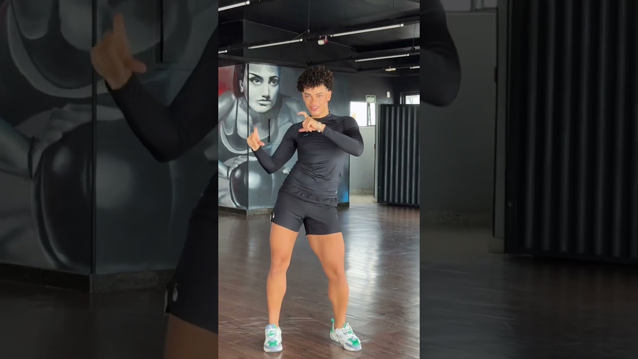 Joga o Biquini que hoje a resenha &eacute; na laje 😮&zwj;💨 #rickgusta #dancinhasdotiktok