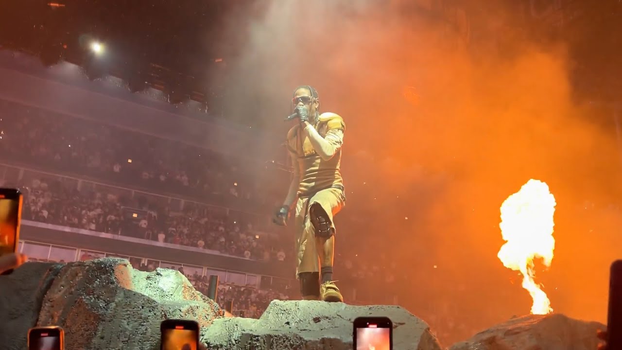 TRAVIS SCOTT UTOPIA CIRCUS MAXIMUS TOUR CHICAGO LEG 2 SHOW (DON TOLIVER SURPRISE GUEST)