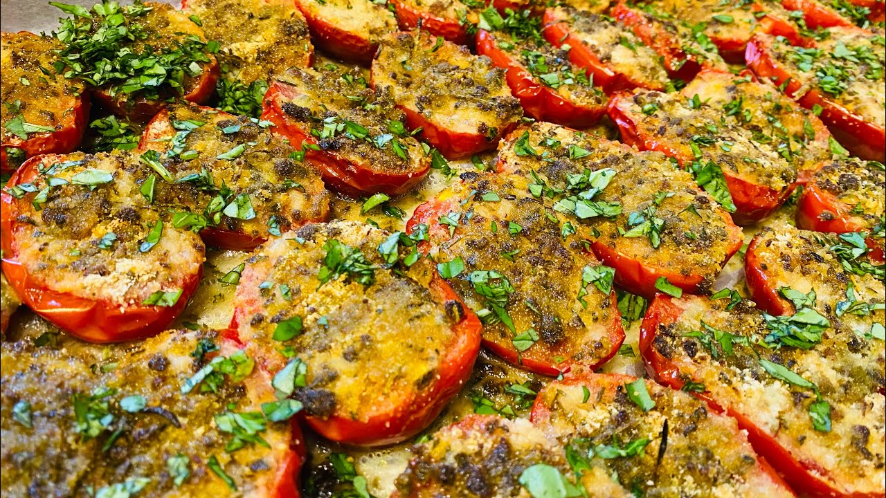 Pomodori al forno profumati.  pomodori ￼ differenti.facili veloci e pieni di aromi￼￼