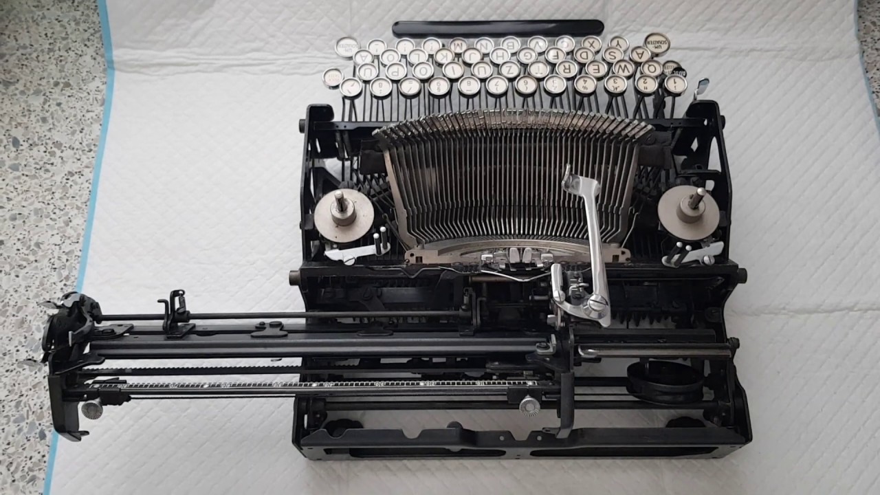 1939 Adler Model 32 AntiqueTypewriter restoration - Part 1 : Drawband repair