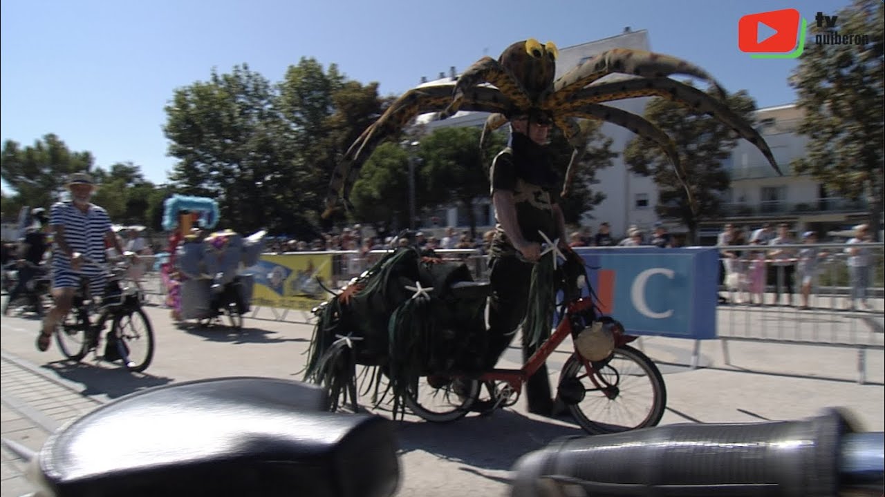 QUIBERON | 😂   Parade Solex en folie 2021 - TV Quiberon 24/7