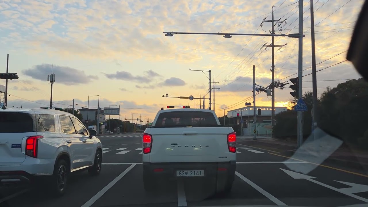 2026년 2월 4일, 노을 지는 제주 일주도로, 표선에서 서귀포 지나 안덕 방향 드라이브