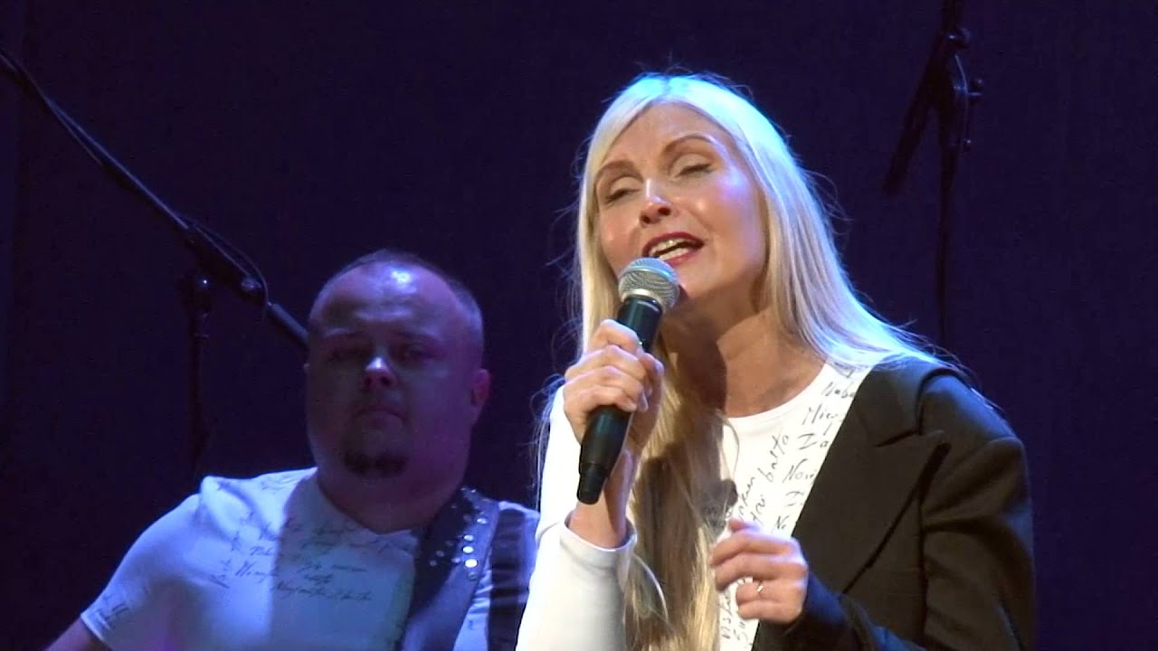 Laura Remeikienė ir grupė 
