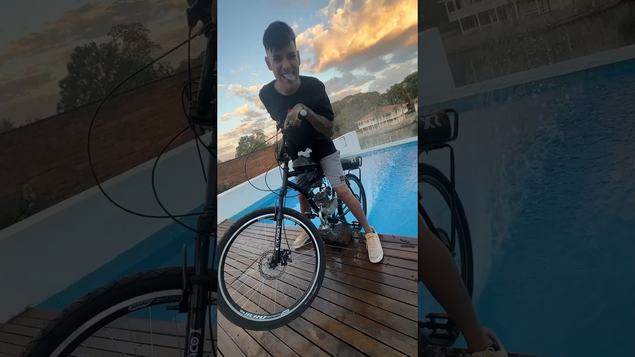 CHAFARIZ DE BIKE MOTORIZADA NA PISCINA 