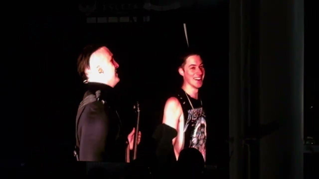 Falling in reverse Intro at isleta amphitheater 
