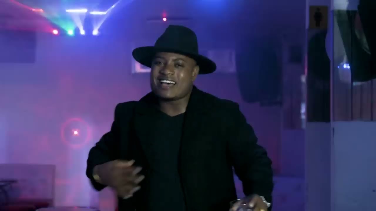 Alex El Romántico - La Pena Es Honda (Video Oficial)