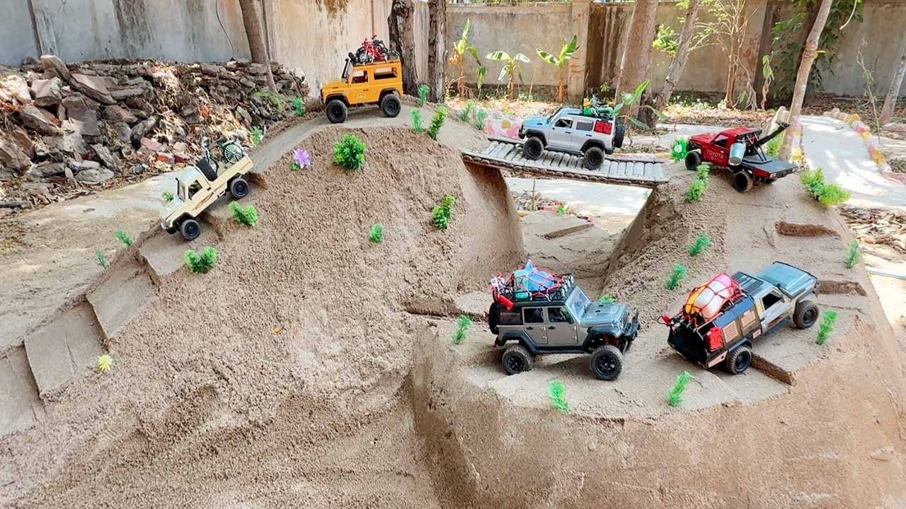 RC Off Road Crawler Extreme On Sand Hill Competition & Bamboo Bridge Crossing Challenge!