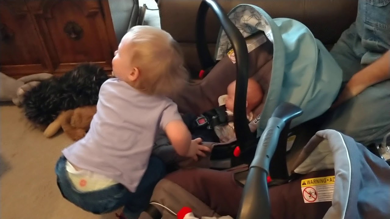 The Twins | Big sister Aubrietta meeting her twin siblings for the first time.