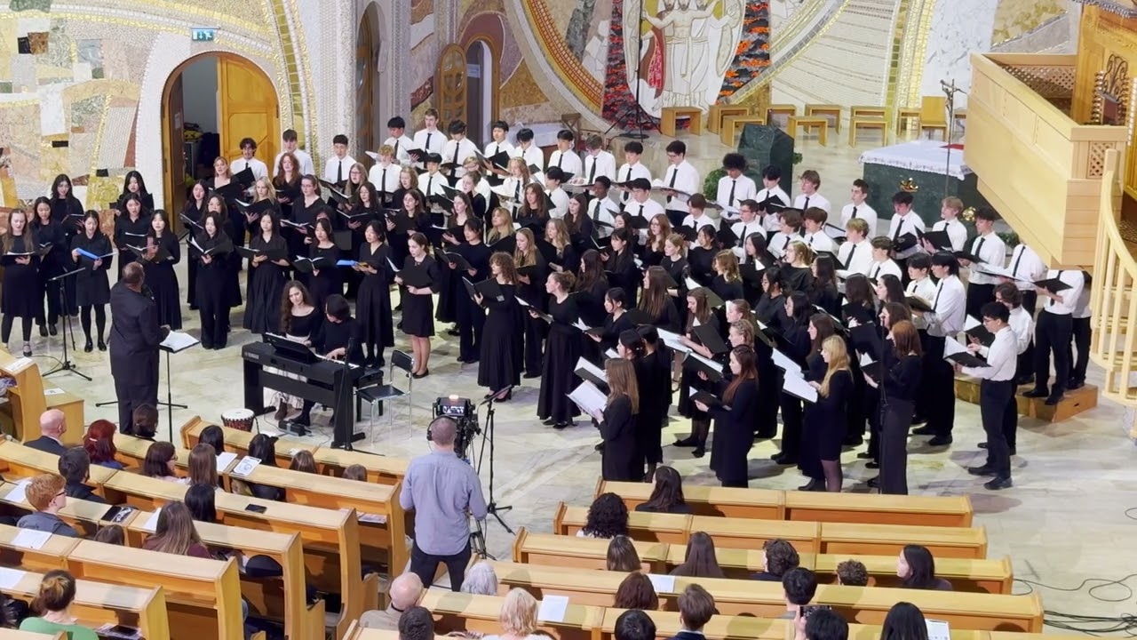 BFA Honors Choir sings in Budapest