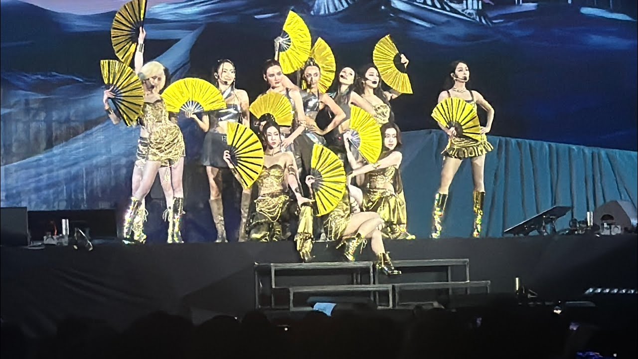 จินนี่จ๋า , Hot2Hot - 2002ราตรี Feat. 4eve | ตัน Fight ตัน Concert 2
