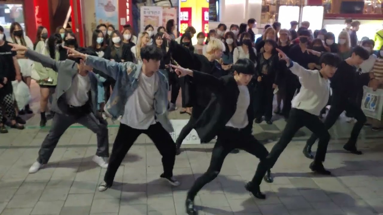 MONDAY. AQA. DYNAMIC FABULOUS PERFORMANCE. HONGDAE STREET.