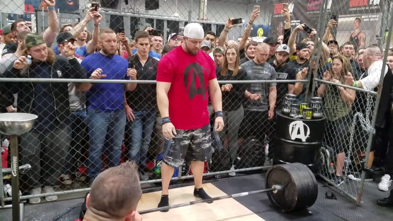 Misha Koklyaev & Pete Rubish beltless deadlift in the Animal Pak Cage 2017