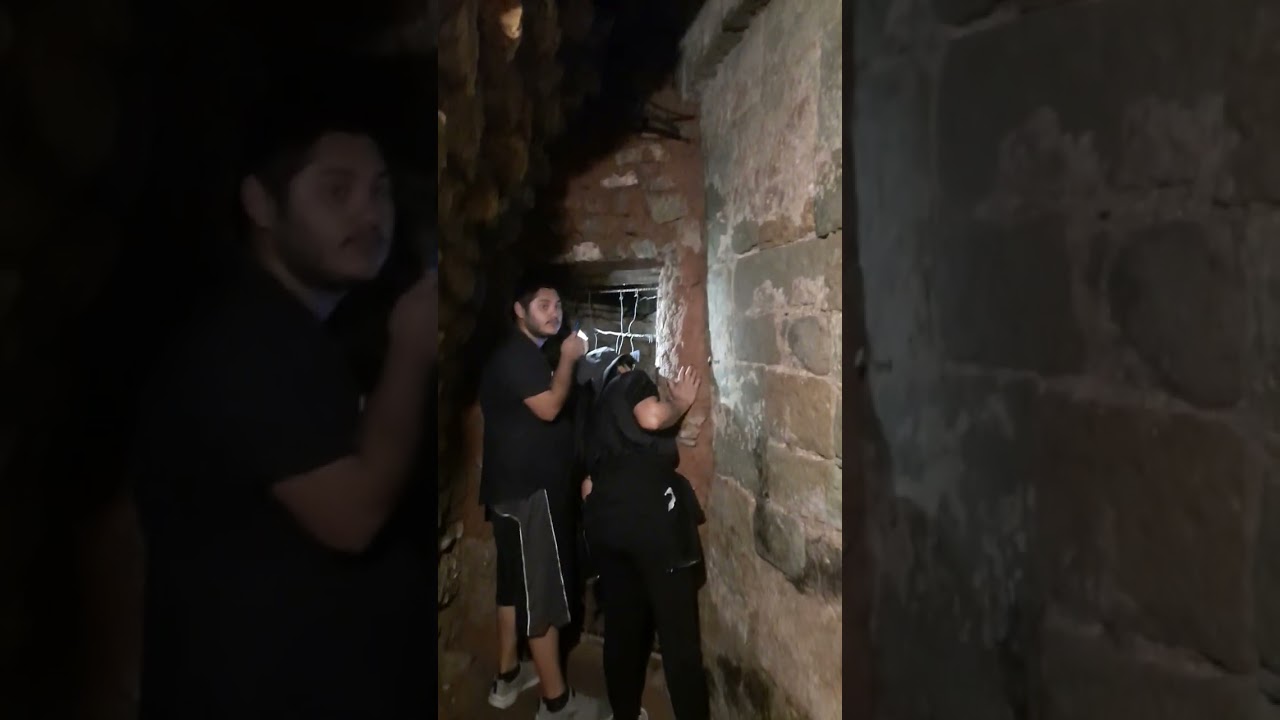 En las cuevas de Copan ruinas en los cuales estan los restos de algunos personajes historicos mayas