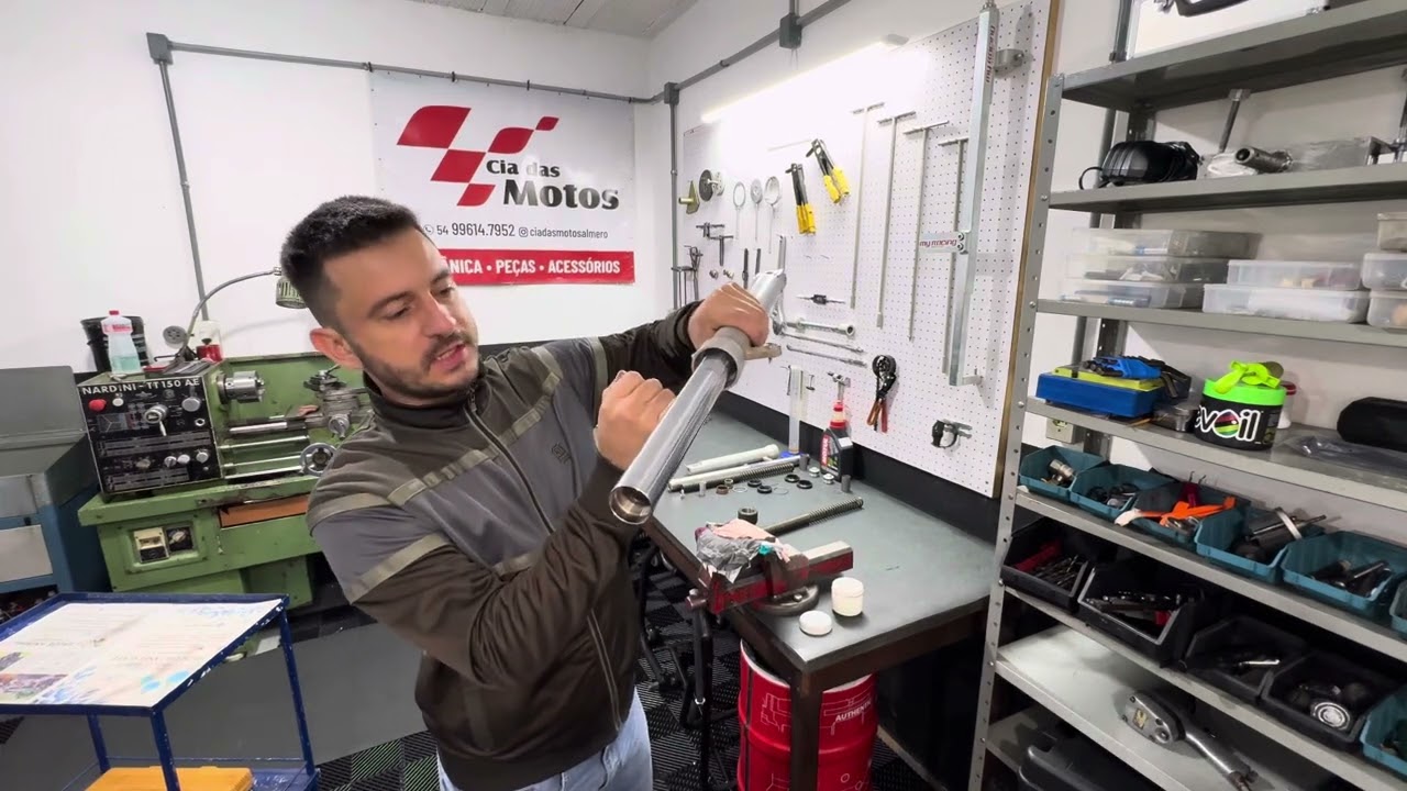 Como montar a suspensão dianteira da Cbx 250 twister