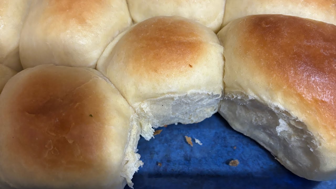 Homemade dinner rolls with a stand mixer let’s go🤍🤍🤍