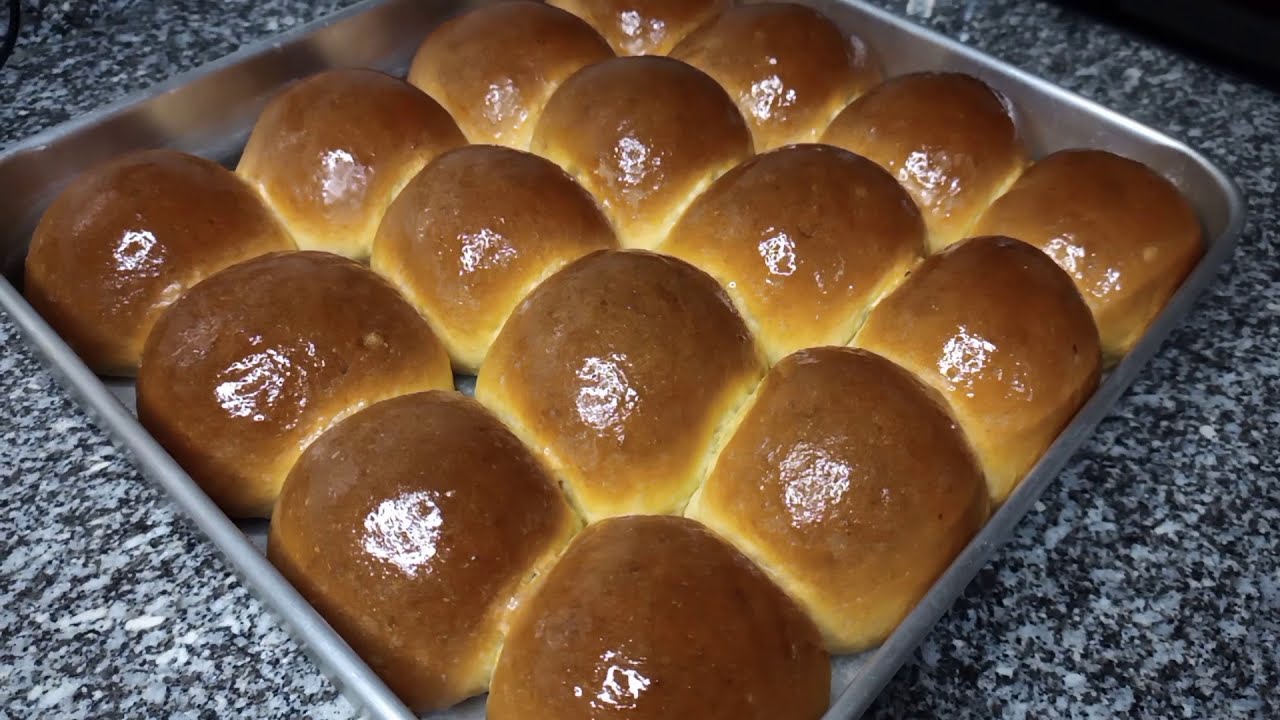 Pães de Leite - A melhor receita de pão de leite / The Best Homemade Fluffy Dinner Rolls Recipe
