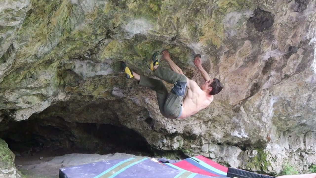 KEEN ROOF 8B/V13 Raven Tor, Peak District #justsends