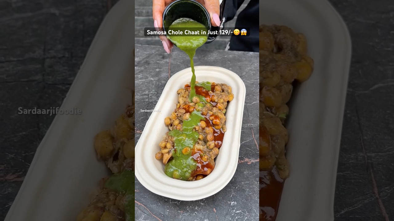 Paschim Vihar Famous Samosa Chaat😋😱 #streetfood #indianstreetfood #foodblogger #samosachole #food