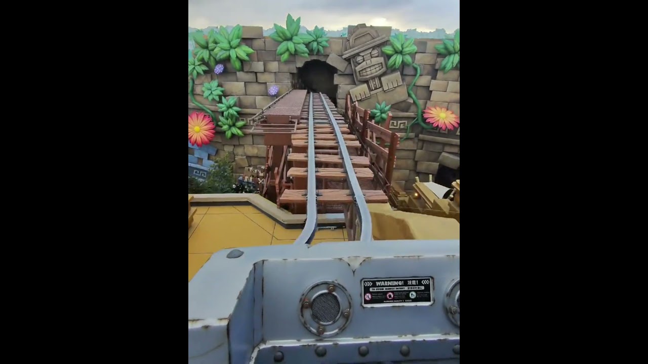 Riding the donkey kong country ride at universal studios japan as you can hear i love roller-coaster