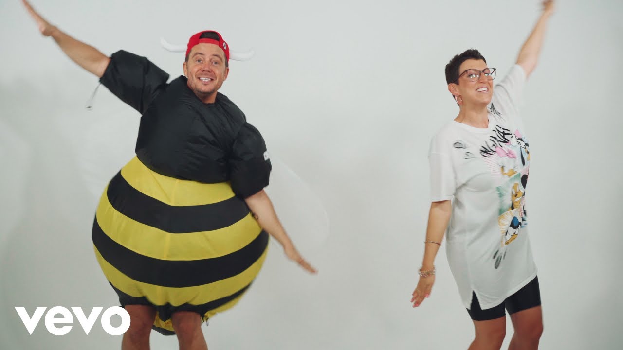 Isa Glücklich - Guck mal diese Biene da - Summ Summ ft. Lorenz Büffel