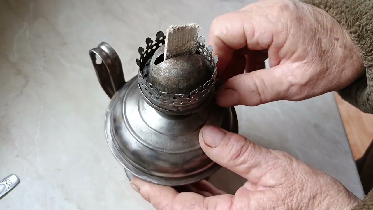 Керосиновая лампа. светит и жарит.