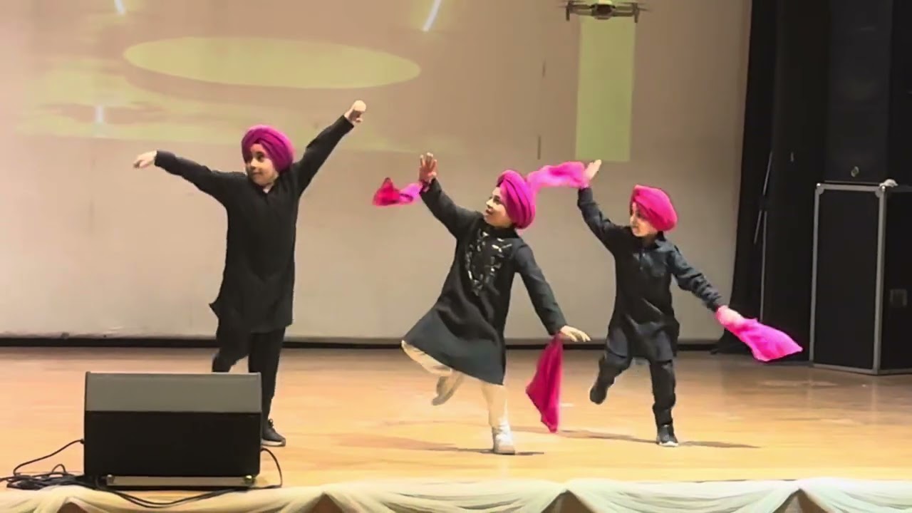 #Bhangra #Performance #waris #grewal 