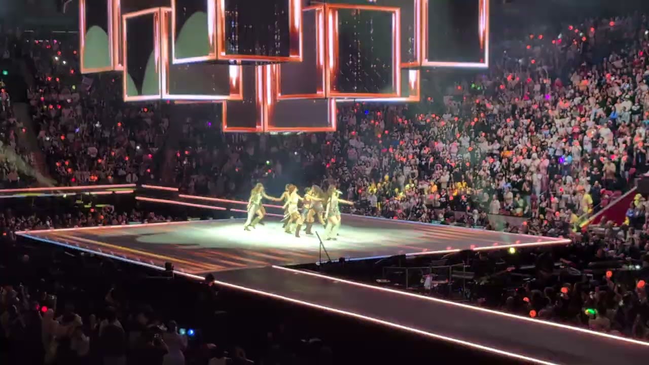 TWICE - ONE SPARK [4K] - THIS IS FOR Tour - Montreal 2026-03-03