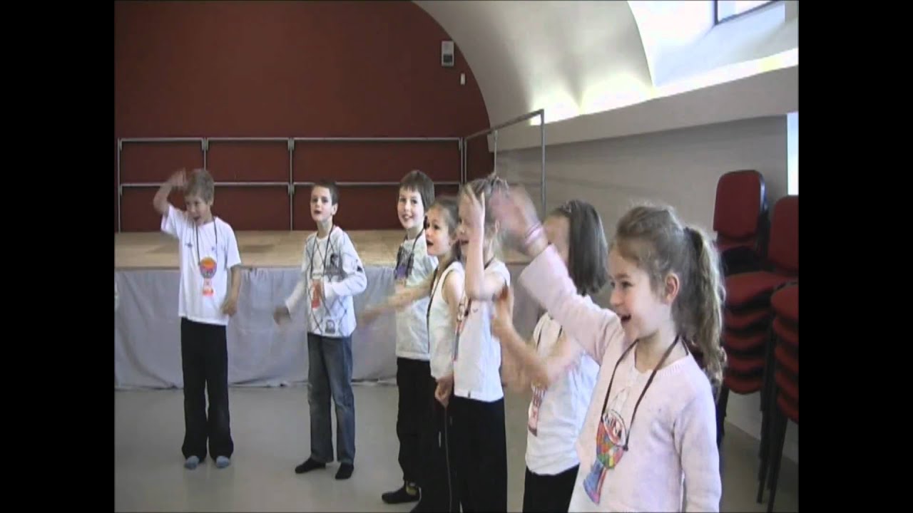 Eveil à l'Expression corporelle rythme chant enfants