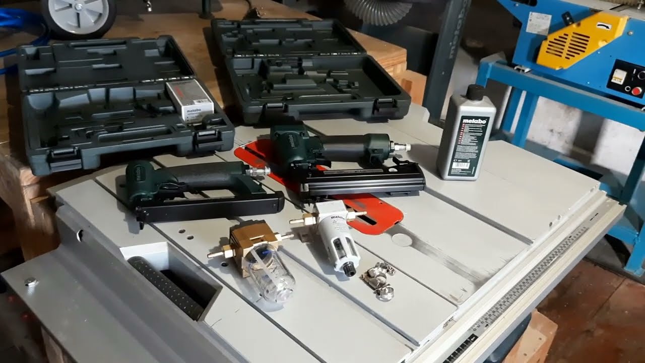 Подача промасленного сжатого воздуха в пневматические скобозабиватели Metabo.