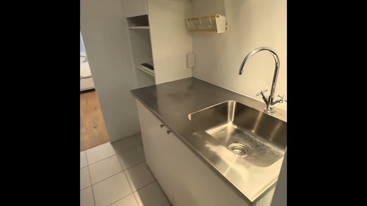 松山市三番町にある家具家電付きマンションです。