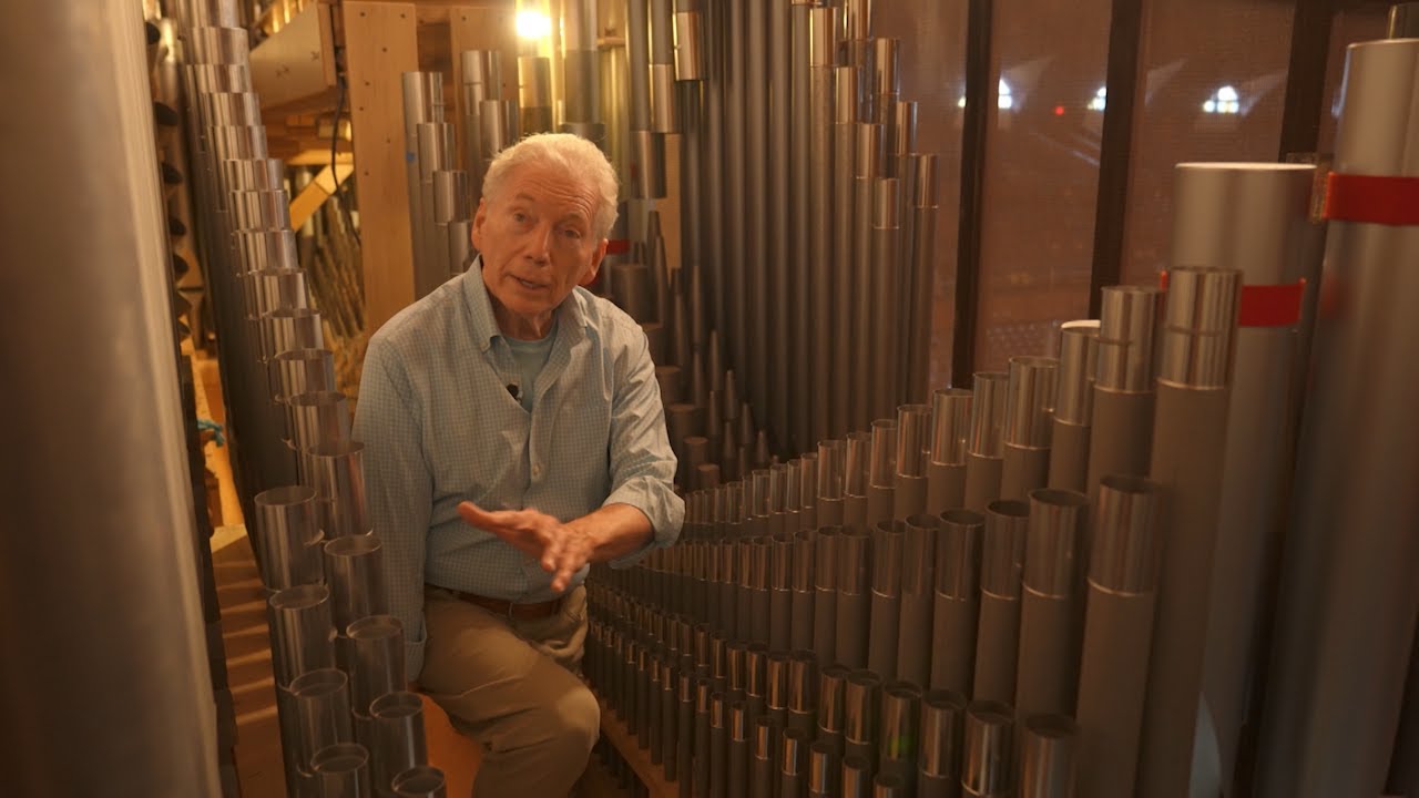 Organist Gordon Turk: 