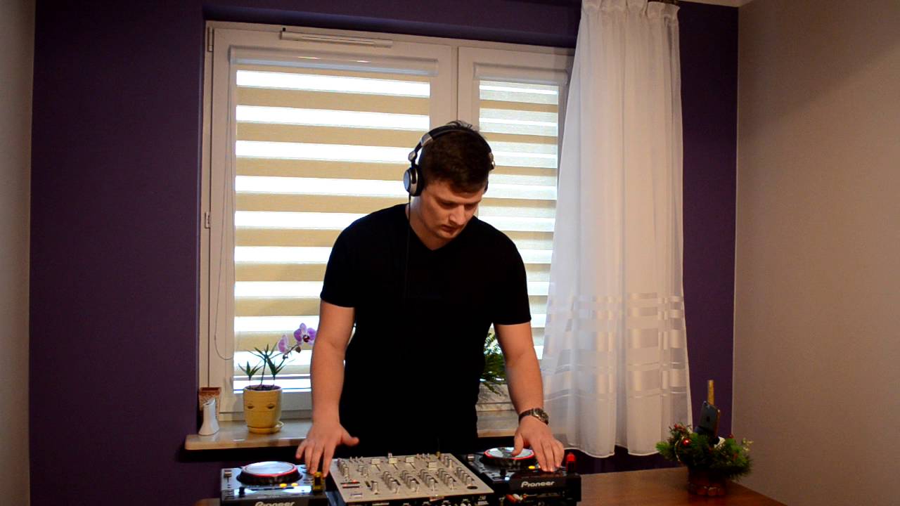 VoyDee - MiniMix vol.4 (2xcdj400 & Reloop rmx40)