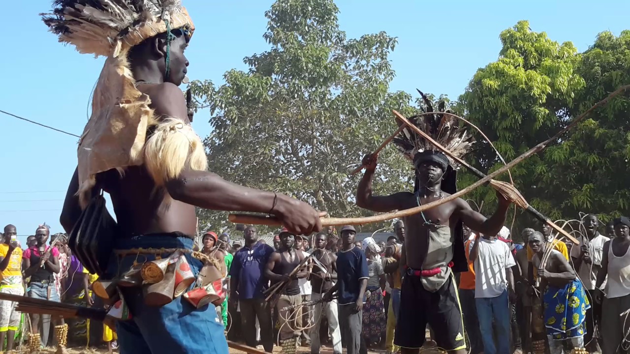 Hiling : fête de la chicotte en pays Lokpa