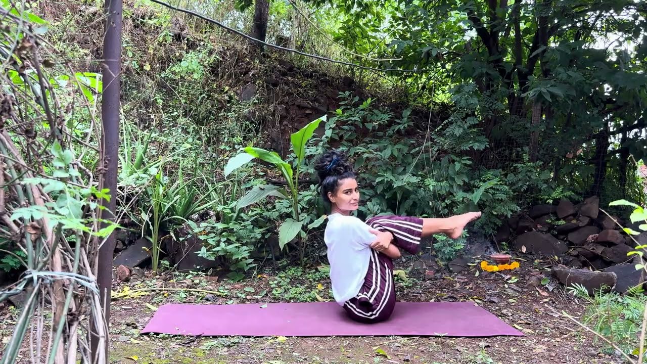 Tiny Human Boat 🚣🏻‍♀️ yoga 