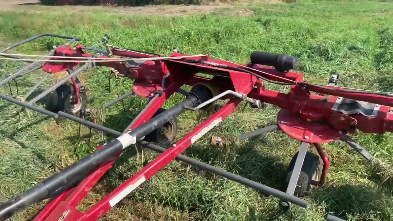 Tedding Hay with the Sitrex RT/5800H tedder