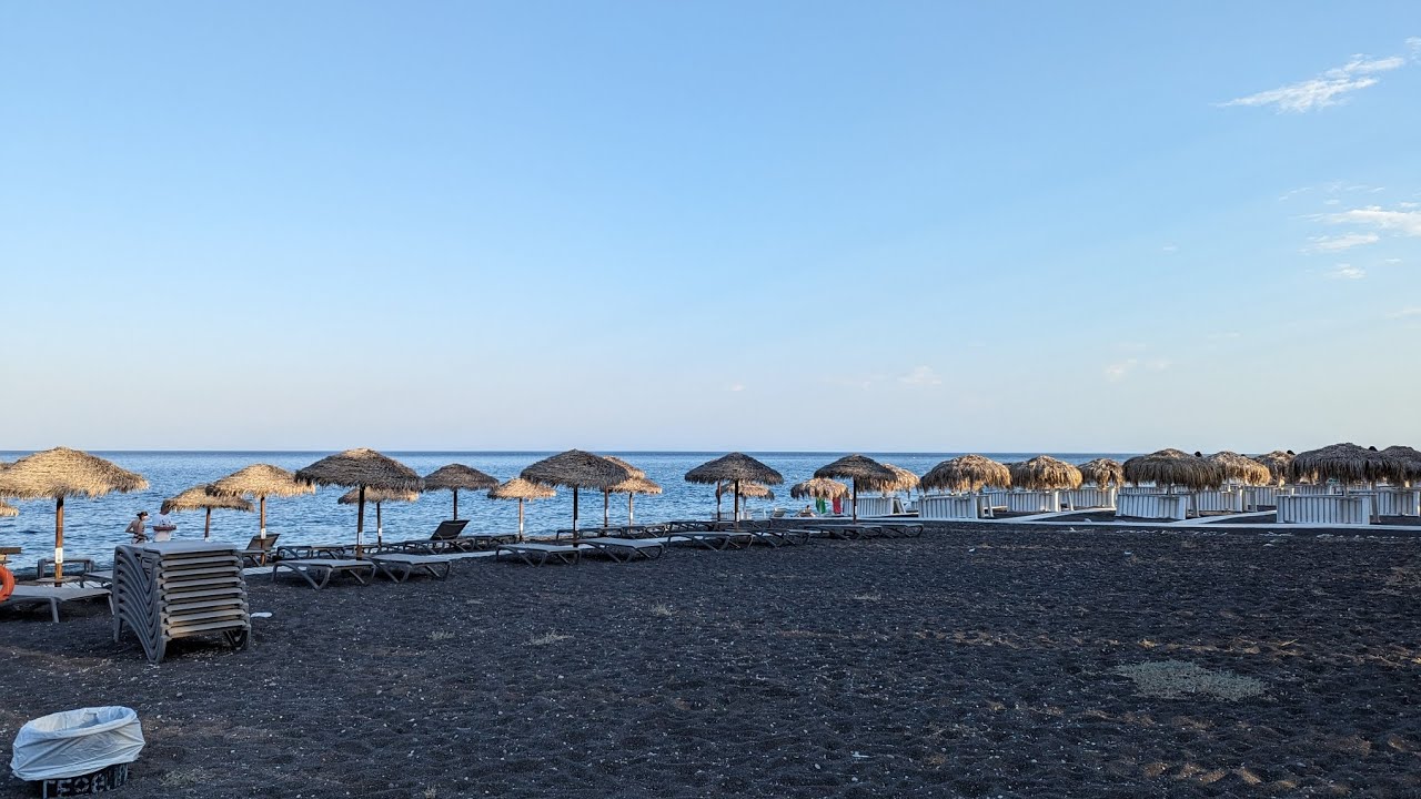 Fenix Collection, Perissa. Walk to the church and beach with everything in between 🇬🇷