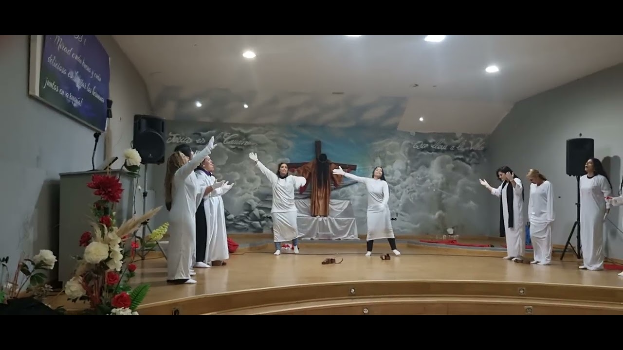 Culto de mujeres, iglesia madre de Lugo. Danza 