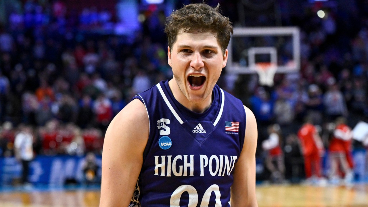 Improbable ending to High Point - Wisconsin thriller | Final 4 minutes